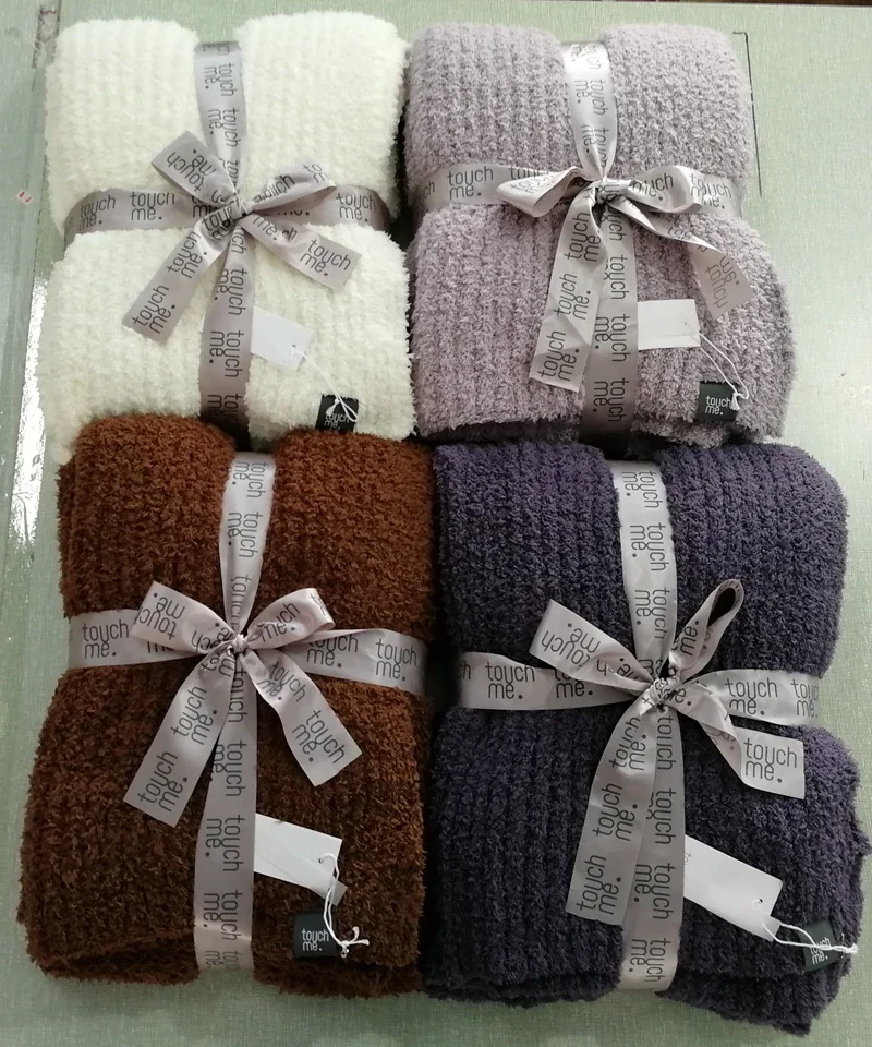 Super soft, fluffy, zero defect, UV-proof rayon micro-feathers, comfortable baby knitted bamboo robe, throw winter blanket