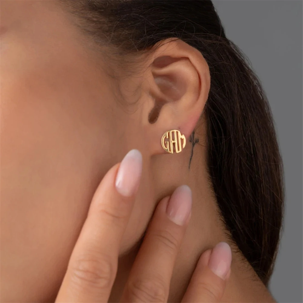 Personalized Monogram Letters Earrings Christmas Gift for Women Mom Custom Initial Stud Earrings Round Brincos Feminino