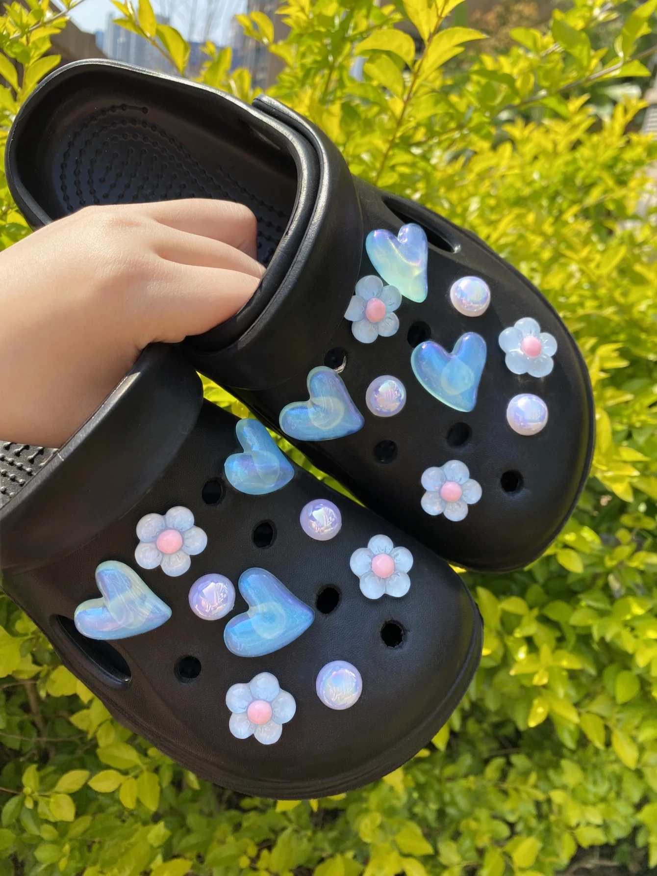 

18 штук синих цветов любви, синий жемчуг из АБС-пластика, съемные аксессуары для обуви своими руками, подходят для женских сандалий, тапочек, пляжной сумки