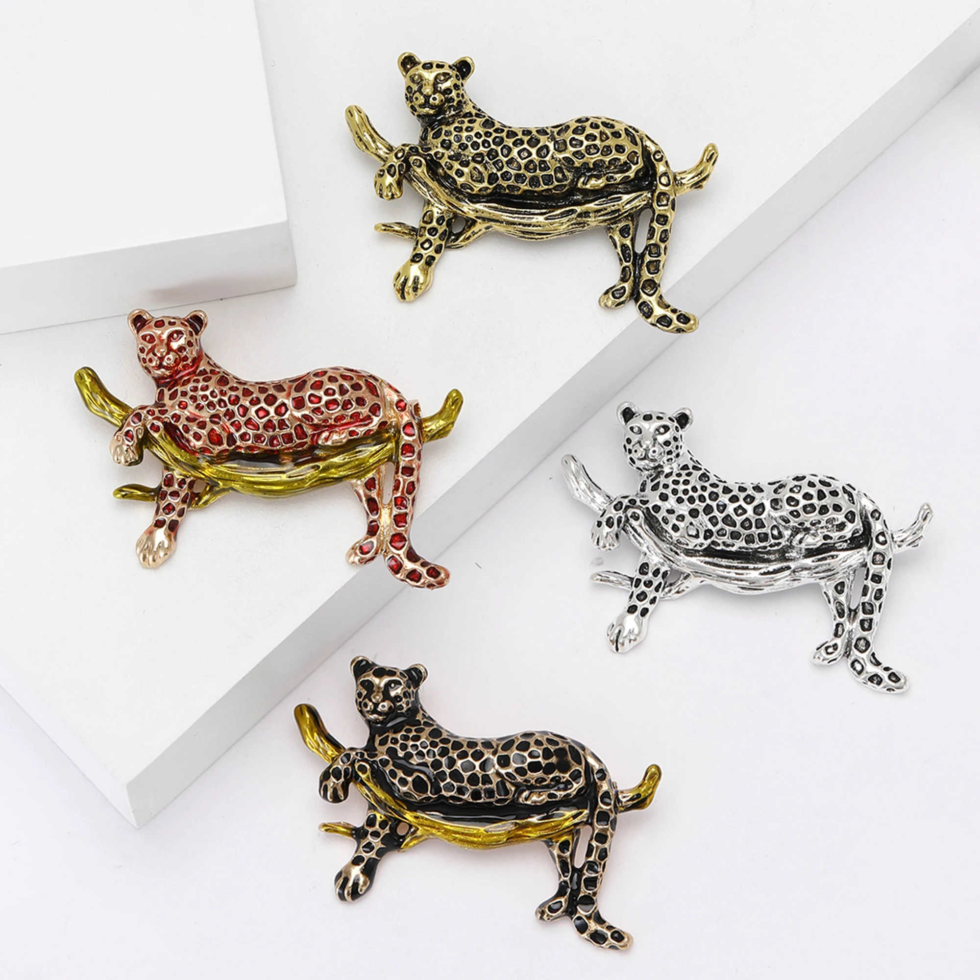 Trendy Enamel Leopard Brooches for Women Unisex Animal Pins 4-color Available Banquet Party Accessories Gifts