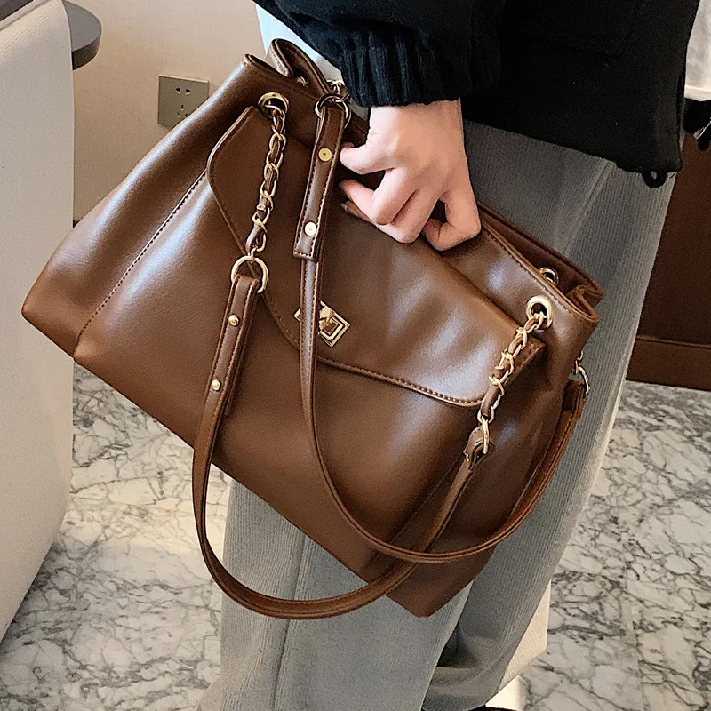 

2025 New Large Capacity Women Shoulder Bags Pu Leather Brand Designer Lady Handbags Travel Big Totes Chain Female Crossbody Bags