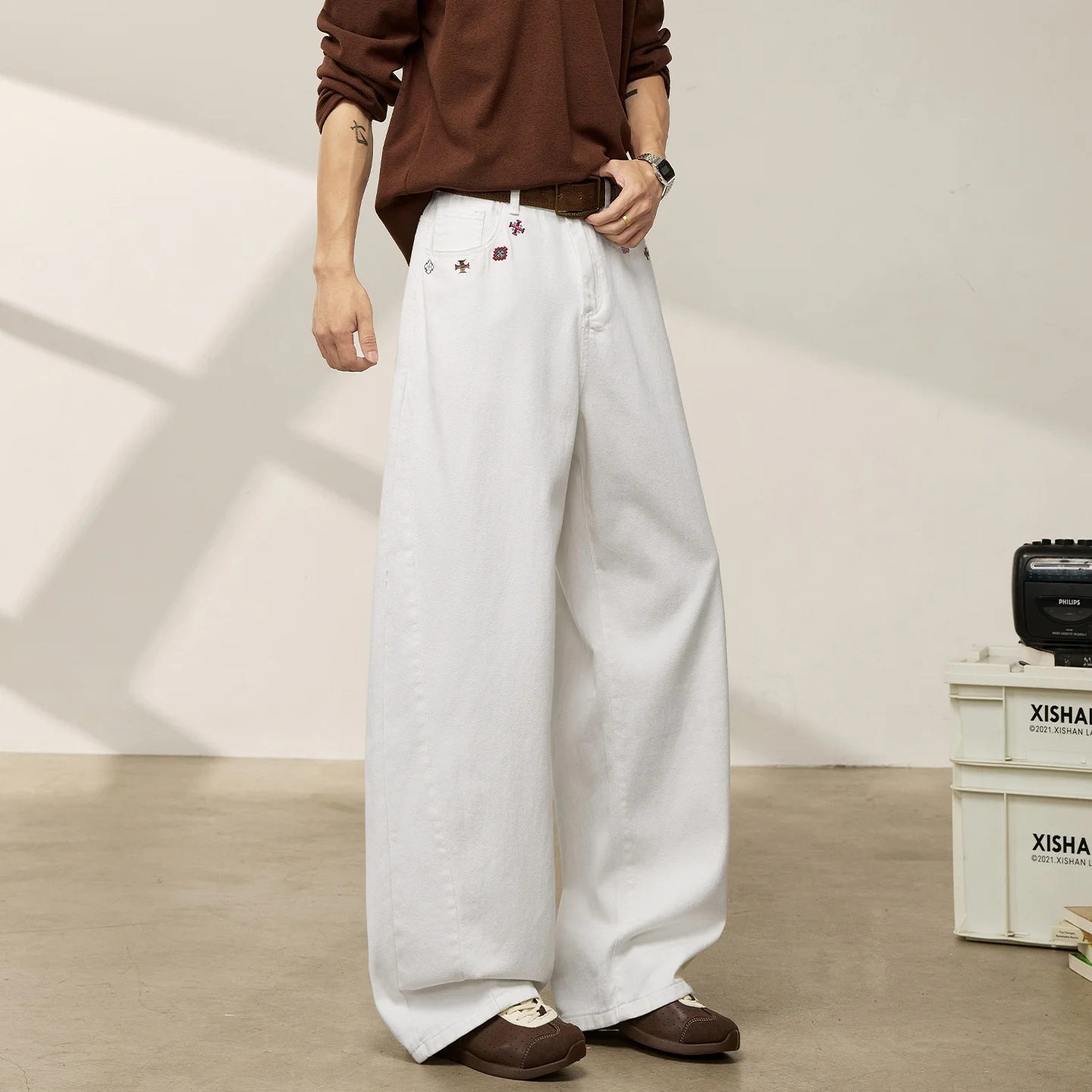 TFETTERS 2026 Autumn Streetwear Men Denim Pants Structural Cut Ethnic Floral Embroidery Straight Loose Baggy Fashion Jeans Man