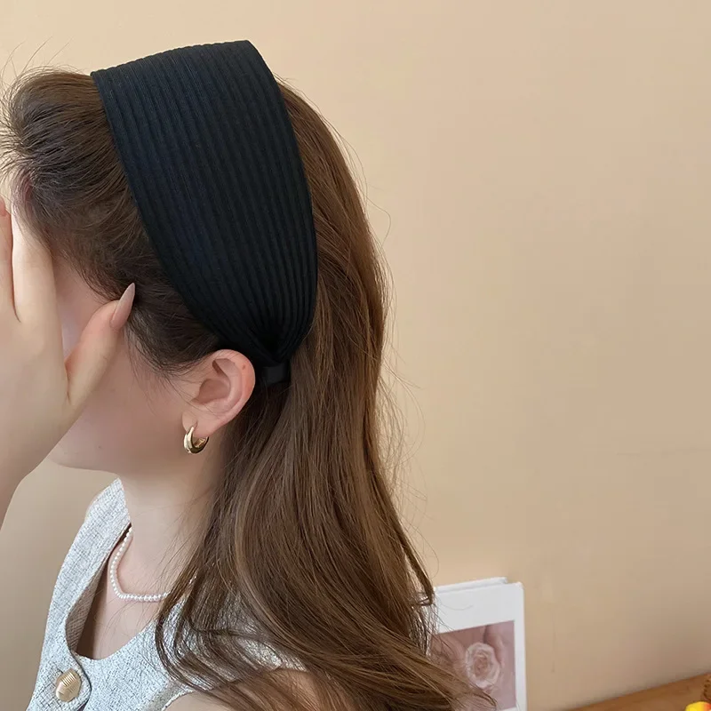 Einfarbiges Breites Stirnband mit Streifenmuster, Französischer Stil, Elegantes Haaraccessoire, Beliebter Internet-Celebrity-Look – Detail 7