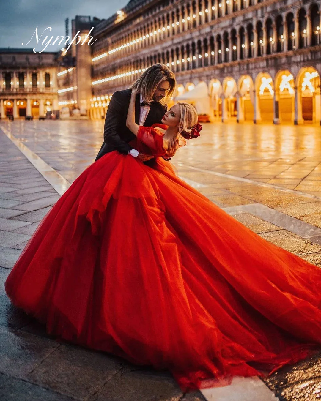 Romantico abito da ballo rosso abito da sposa con spalle scoperte soffice tulle abiti da sposa perline di cristallo abito da sposa personalizzato Robe De Mariée