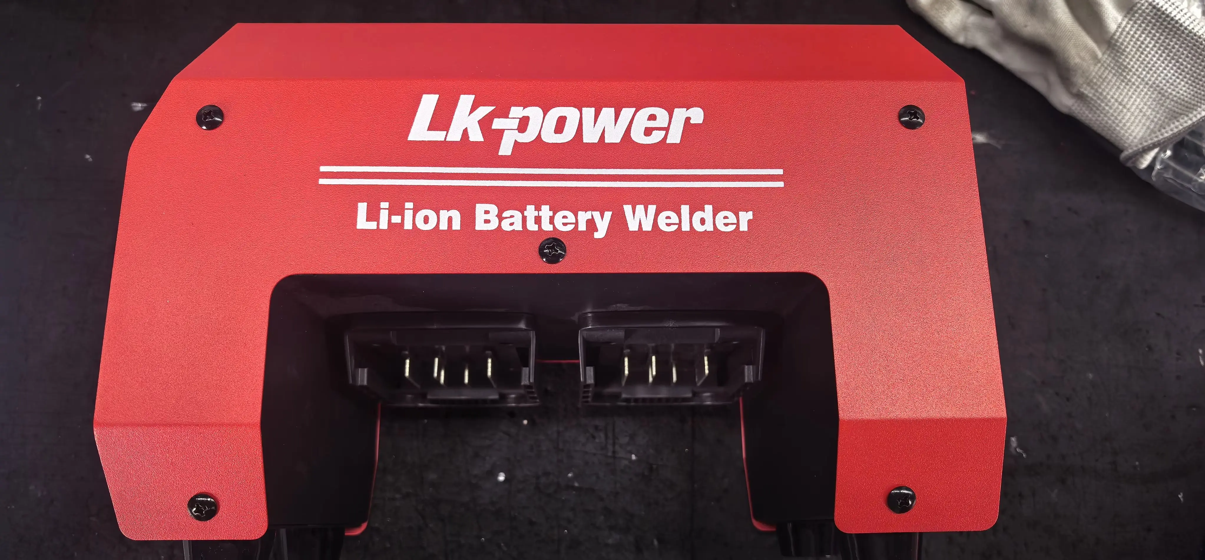 100A High Performance Lithium Battery Welder Main Unit Compatible with 40V Makita Battery Packs for Welding Tools
