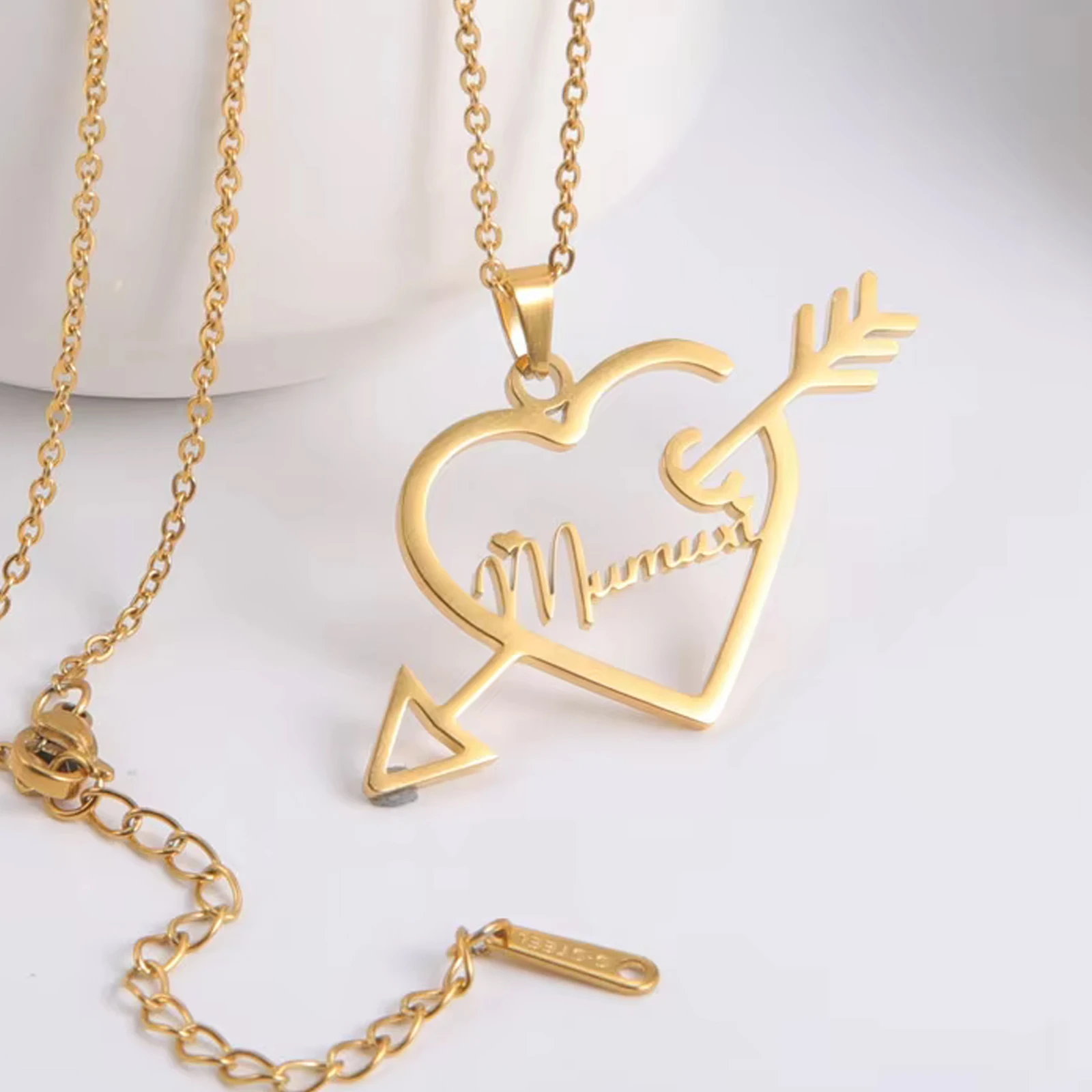 

Lemegeton Personalized Name Necklace Fashion Love Pendant Stainless Steel Jewelry Women Girls Arrow Through The Heart Chain Gift