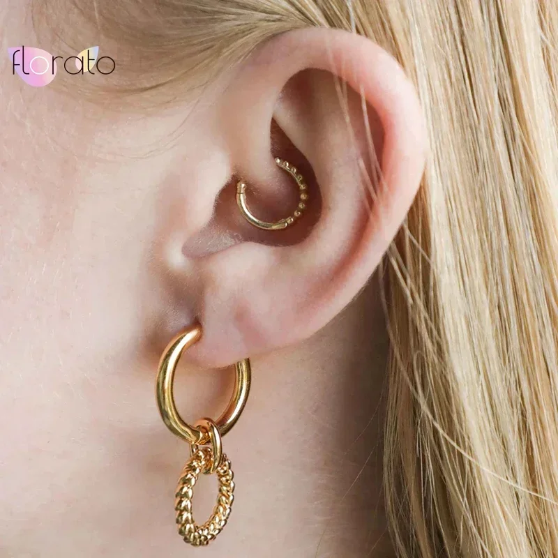 Punk Hip Hop Rivet Earrings 925 Sterling Silver Needle Gold Color Round Hoop Earrings dla kobiet Moda Gothic Party Biżuteria