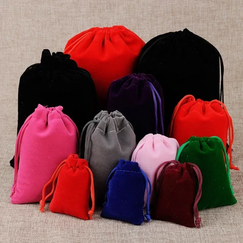 

50Pcs/Lot Drawstring Velvet Sachet 5x7/7x9/9x12/10x15cm Pouches Small Size Jewelry Gift Display Packing Bags Can Customized
