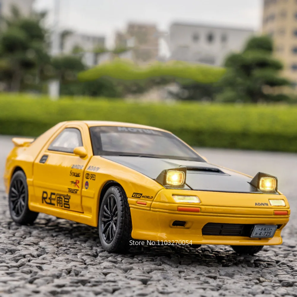 

1:32 RX7 Model Toys Alloy Diecasting Cars Sound Light Pull Back 4 Doors Opened Front Wheel Steering Vehices for Children's Gifts