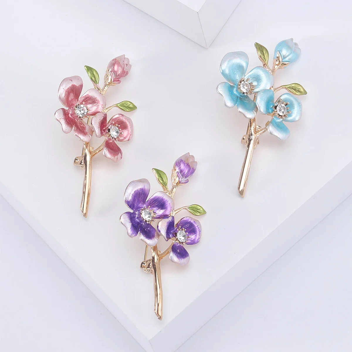 Enamel Camellia Brooches for Women Unisex Flower Pins Event Party Backpack Decoration Clothes Accessories