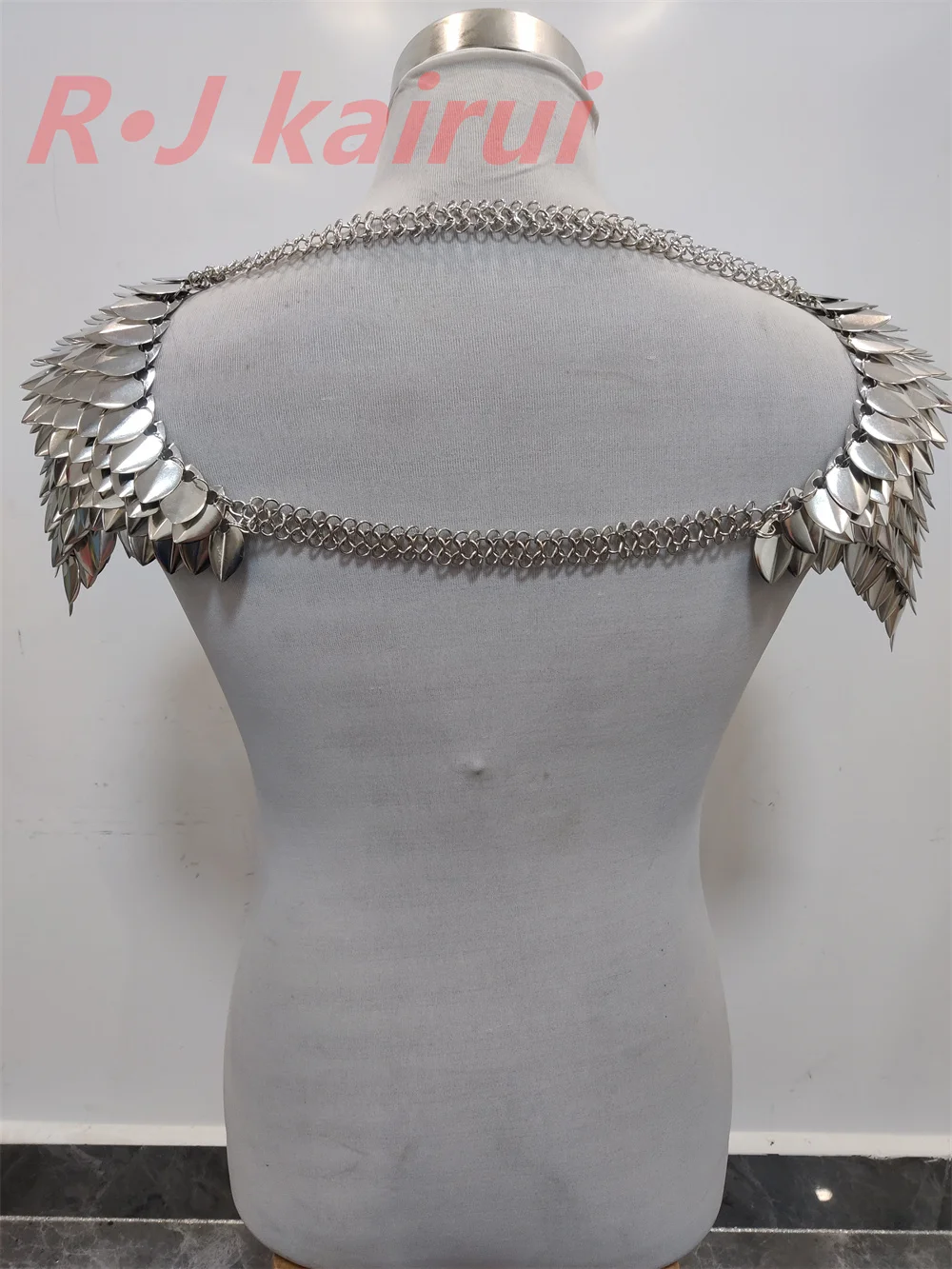 New Fashion RJFS29 Men\'s Mermaid Fish Scales Neck Shoulder Chains Layers Chainmail Dragon Scale Shoulder Jewelry 2 Colors