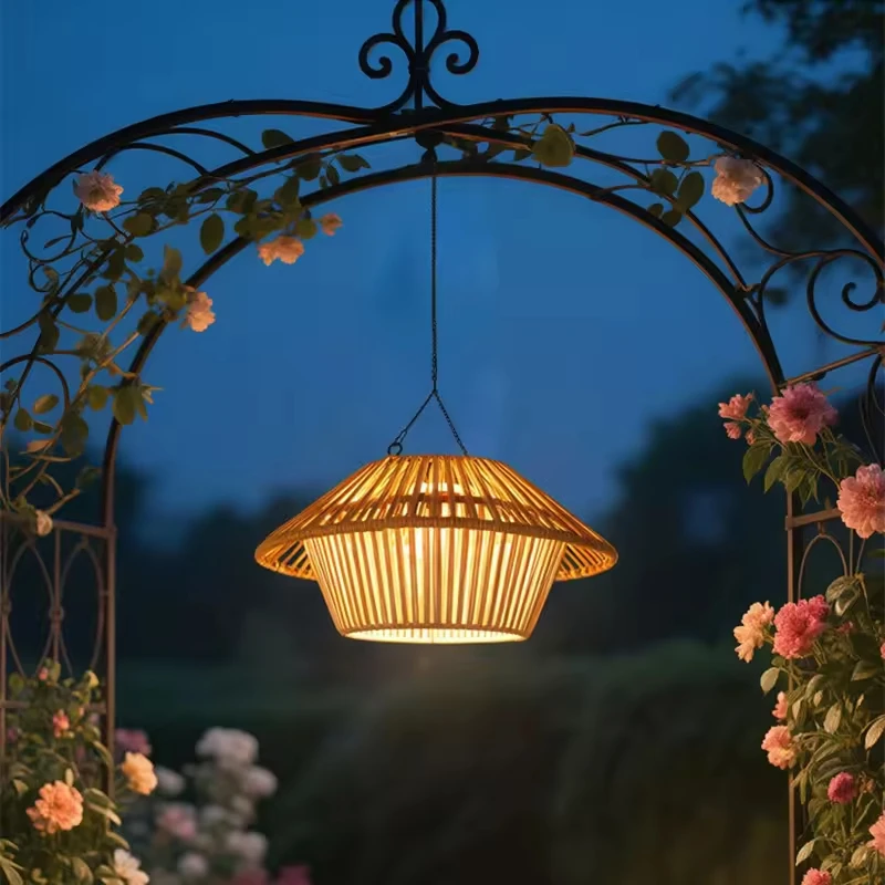 lanterne-solaire-boheme-rustique-en-rotin-tresse-a-la-main-lampe-suspendue-exterieure-etanche-ip65-pour-la-decoration-de-la-veranda-du-jardin-et-de-la-cour