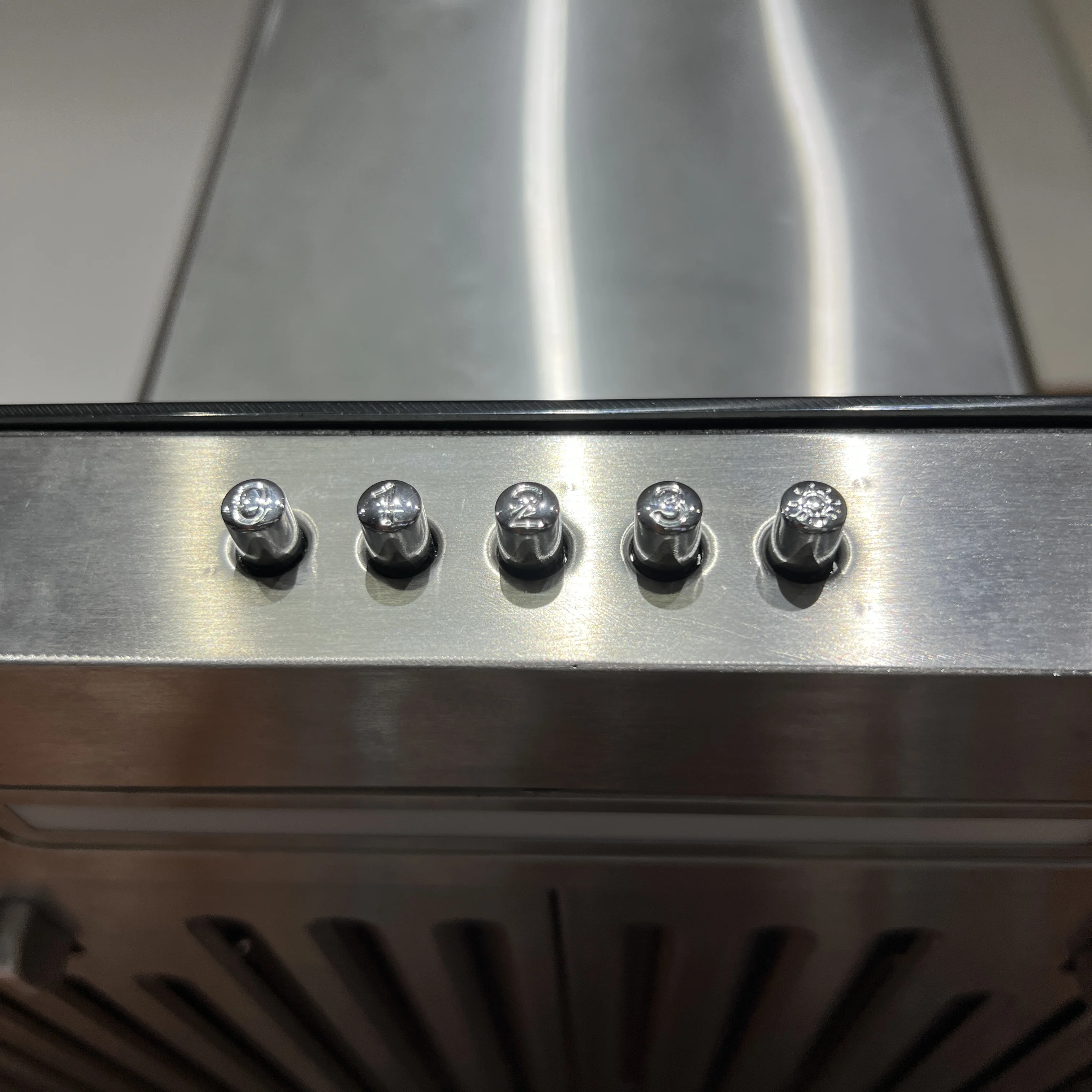 New Design Wall Mounted Smart Range Hoods European Stainless Steel Auto Clean Range Cooker Hood