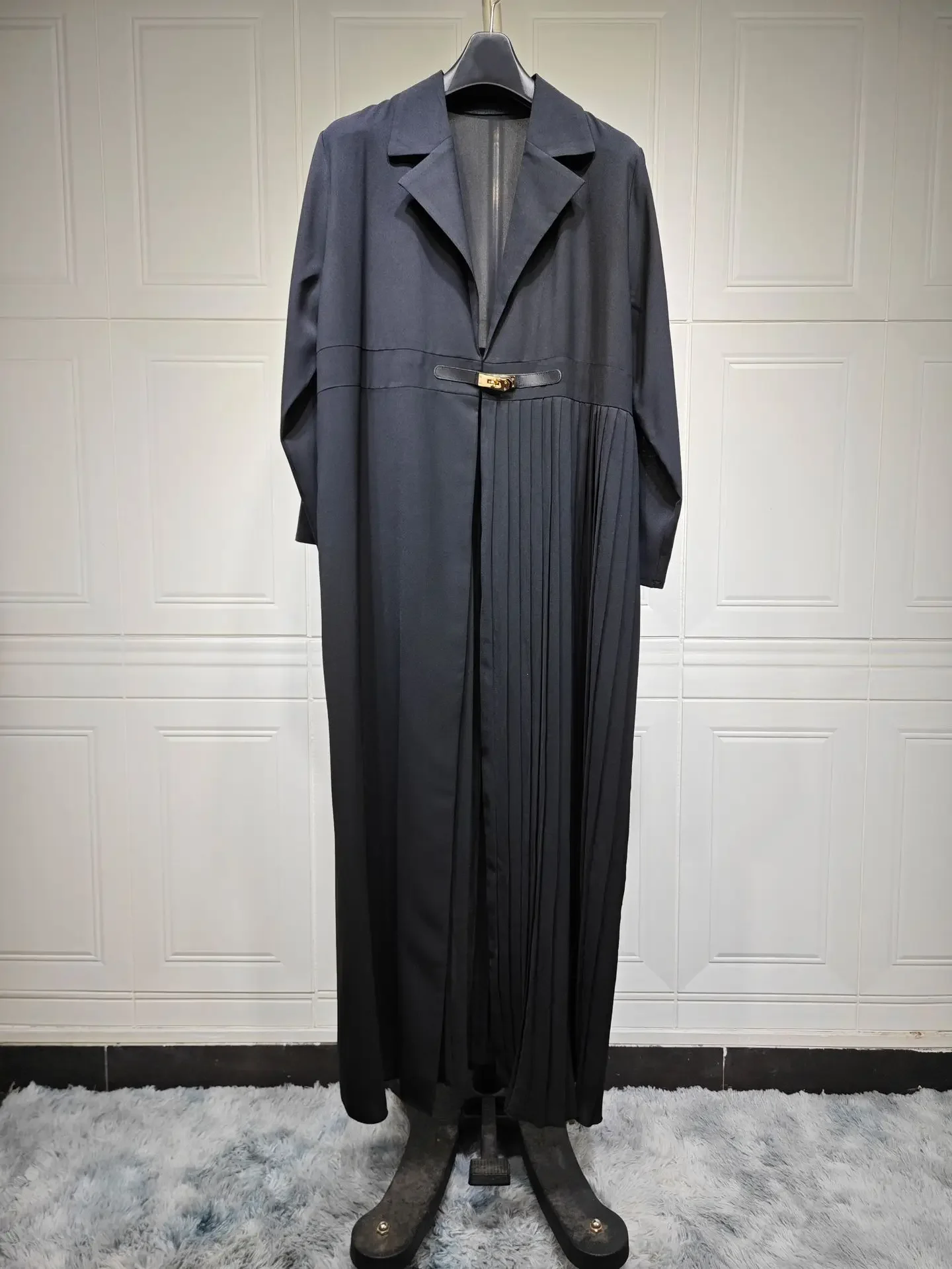 แจ็คเก็ตมุสลิมอาหรับ Abaya เสื้อสเวตเตอร์ถัก Robe จีบเสื้อผ้าแฟชั่นหนังปุ่มสีทึบ Robe Coat