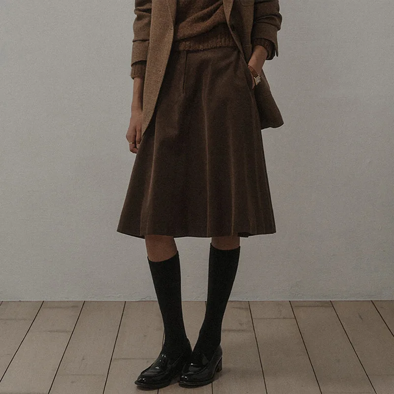 

Retro Corduroy Skirt Women's Autumn and Winter New High-Waisted Versatile A-Line Skirt Slimming for Petite WomenaWord Skirt