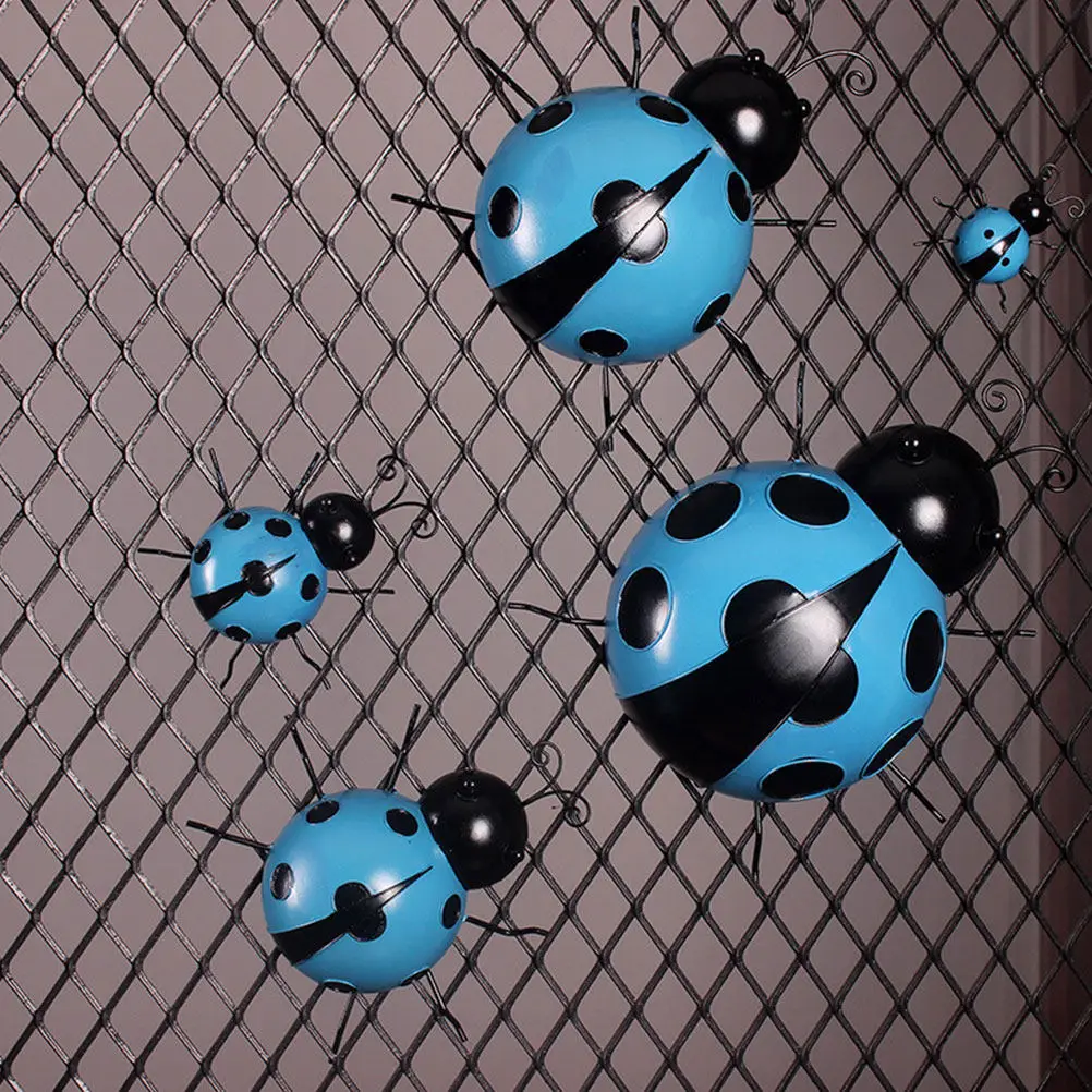 Metal Ladybug Wall Decor Iron Ladybug Ornament Sturdy Hanging Garden Yard Decoration Outdoor Indoor Wall Art Garden Decor