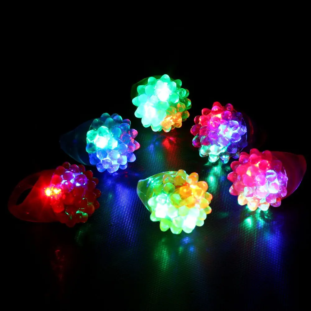 

100 Glowing Flashing Glowing Ring Strawberry Children Halloween Ring Props LED Light Party Toys Decor Accessories
