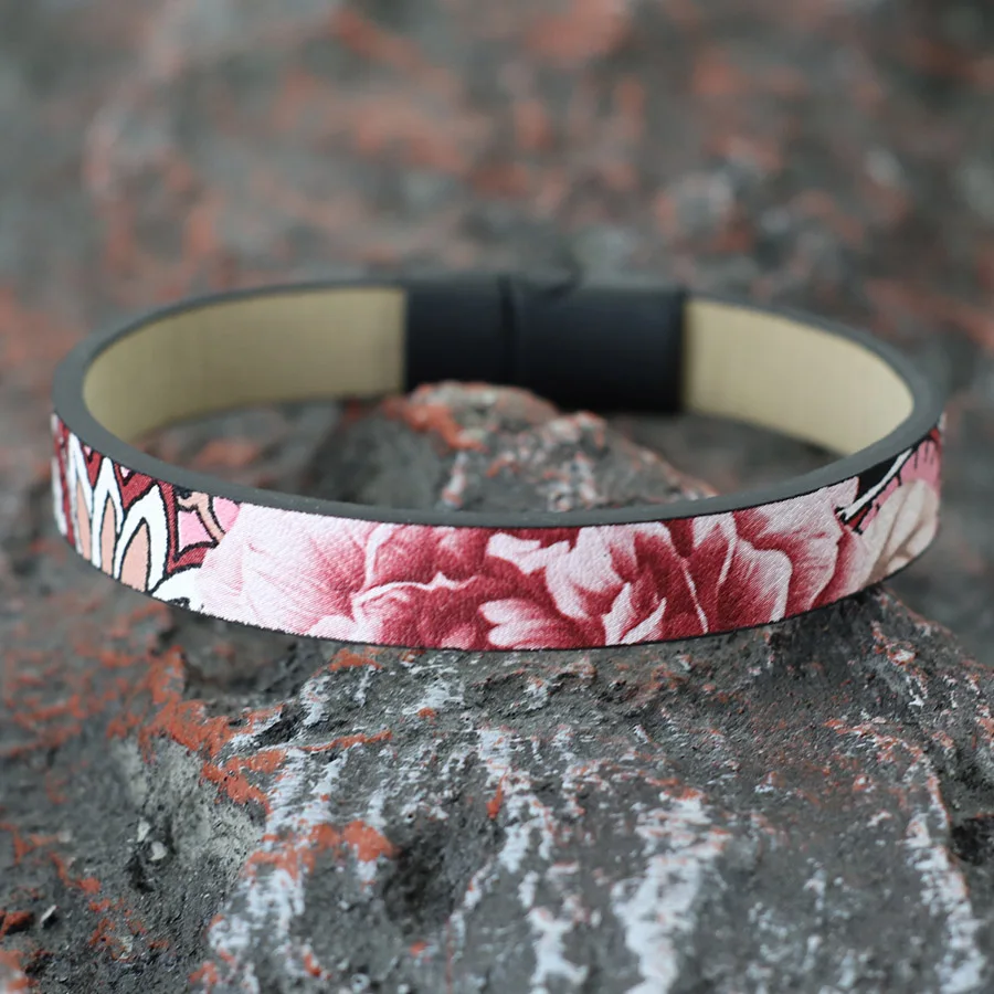 قسط بو الجلود سوار الرجال الأسود انفصال المغناطيس مشبك العرقية 3 ألوان الطباعة أساور الترفيه في الهواء الطلق أوم اليد Joias