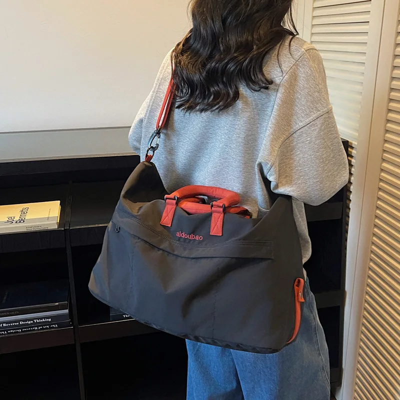 le-sac-de-voyage-et-de-sport-ultime-sac-de-transport-spacieux-pour-les-sports-de-plein-air-le-fitness-et-les-escapades-du-week-end-–-design-unisexe