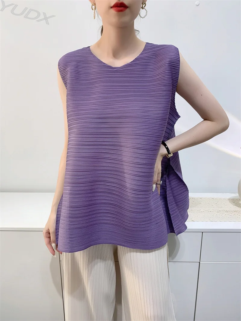 

Miyake Pleated Women's T-shirt 2023 Spring Summer Comfortable Casual Top Slim Sleeveless Hundred with Round Neck Girls Tank Tops