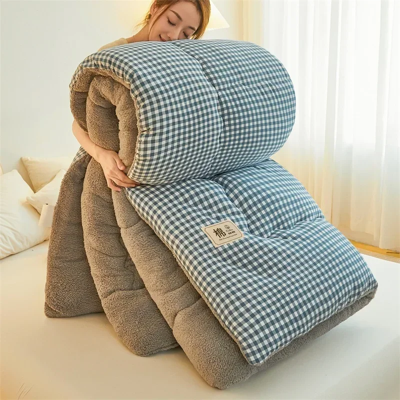 Checkered Cotton Winter Quilts Thick and Fluffy Warm Lamb Wool Blanket Children's Student Dormitory Skin Friendly Soft Comforter