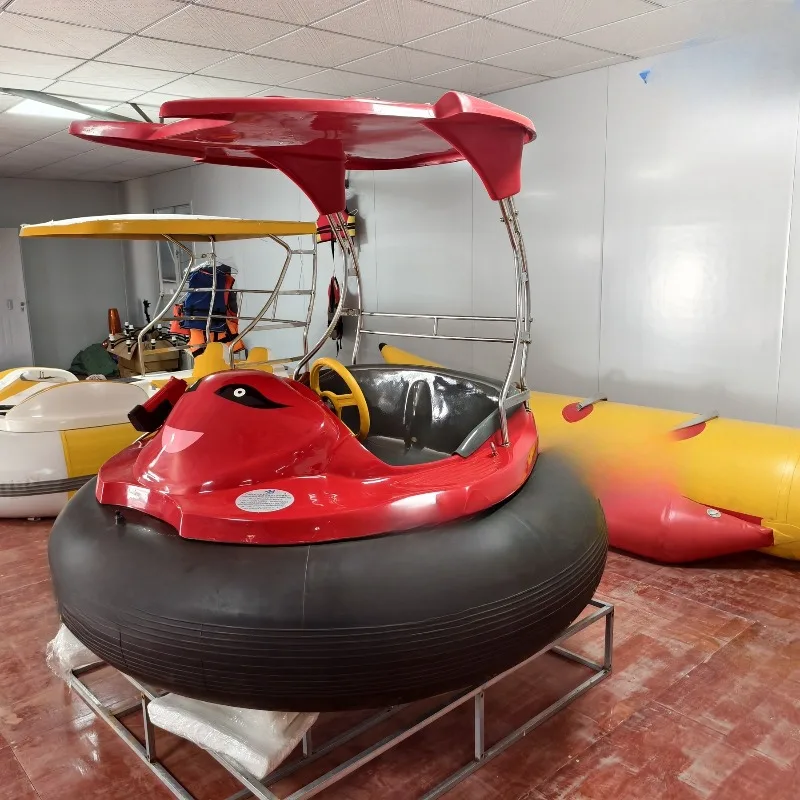 Electric bumper boat fiberglass bumper boat park couple water gun fight bumper boat