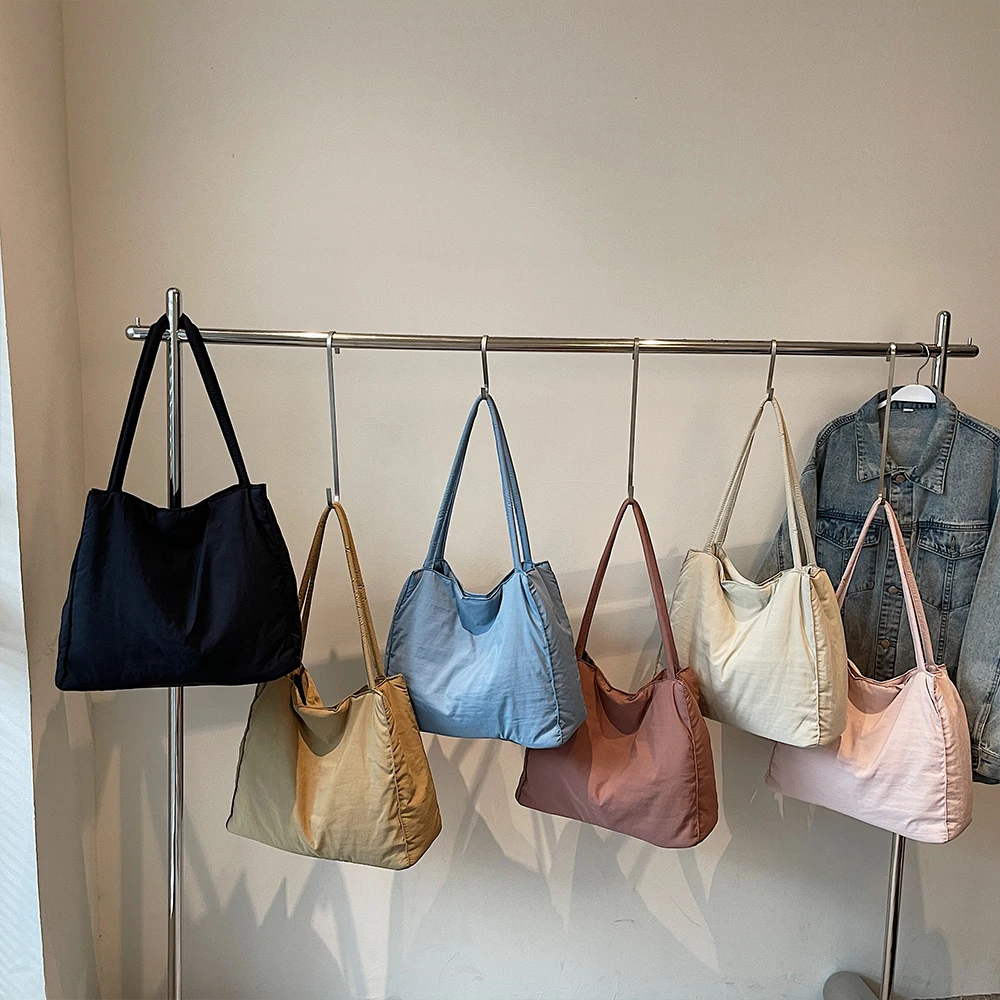 กระเป๋าจีบขั้นสูงสำหรับผู้หญิง ทันสมัย ​​น้ำหนักเบา อเนกประสงค์ กระเป๋าสะพายไหล่เดี่ยวความจุขนาดใหญ่สำหรับเดินทาง