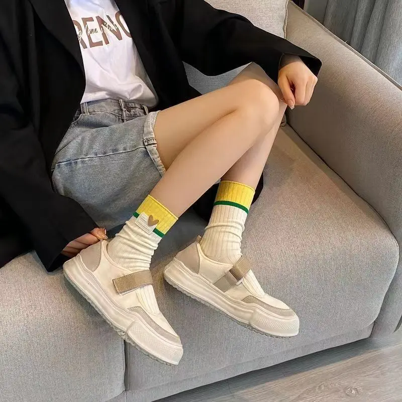 1/4 Paar Damen-Socken mit herzförmigem Logo, mittlere Röhre, Frühling und Sommer, dünn, atmungsaktiv, modisch, Dopaminfarben, lässige Socken – Detail 8