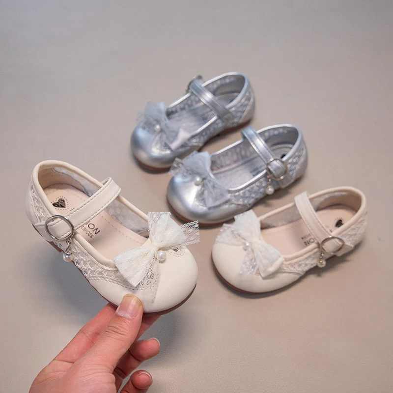 Toddler Girls Strappy Sandals with Cute Bow 2026 New Summer Kid Dress Shoes Soft Sole Classic Retro Style Party Wedding Footwear
