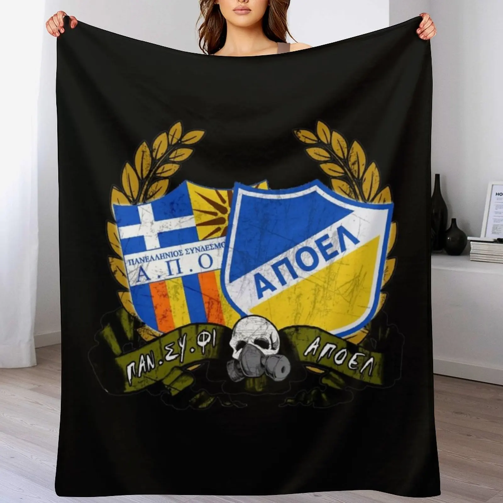 

Football APOEL ULTRAS 1979 Throw Blanket Cute Plaid Bed covers warm for winter Furry Blankets