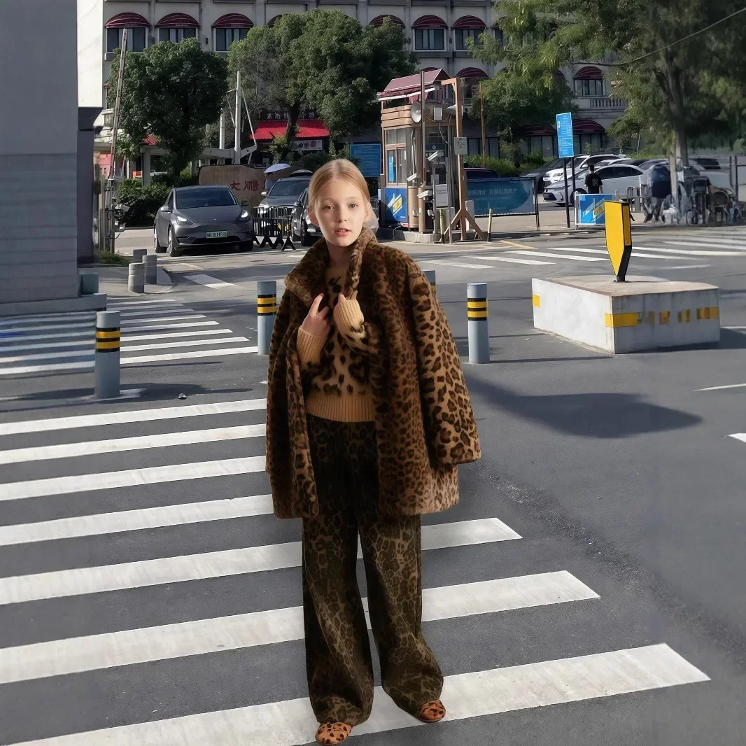 

Зимняя женская эко-пуховая шуба Old Money с леопардовым принтом и карманами с капюшоном, женская эко-пуховая куртка, крутая верхняя одежда из меха норки для женщин