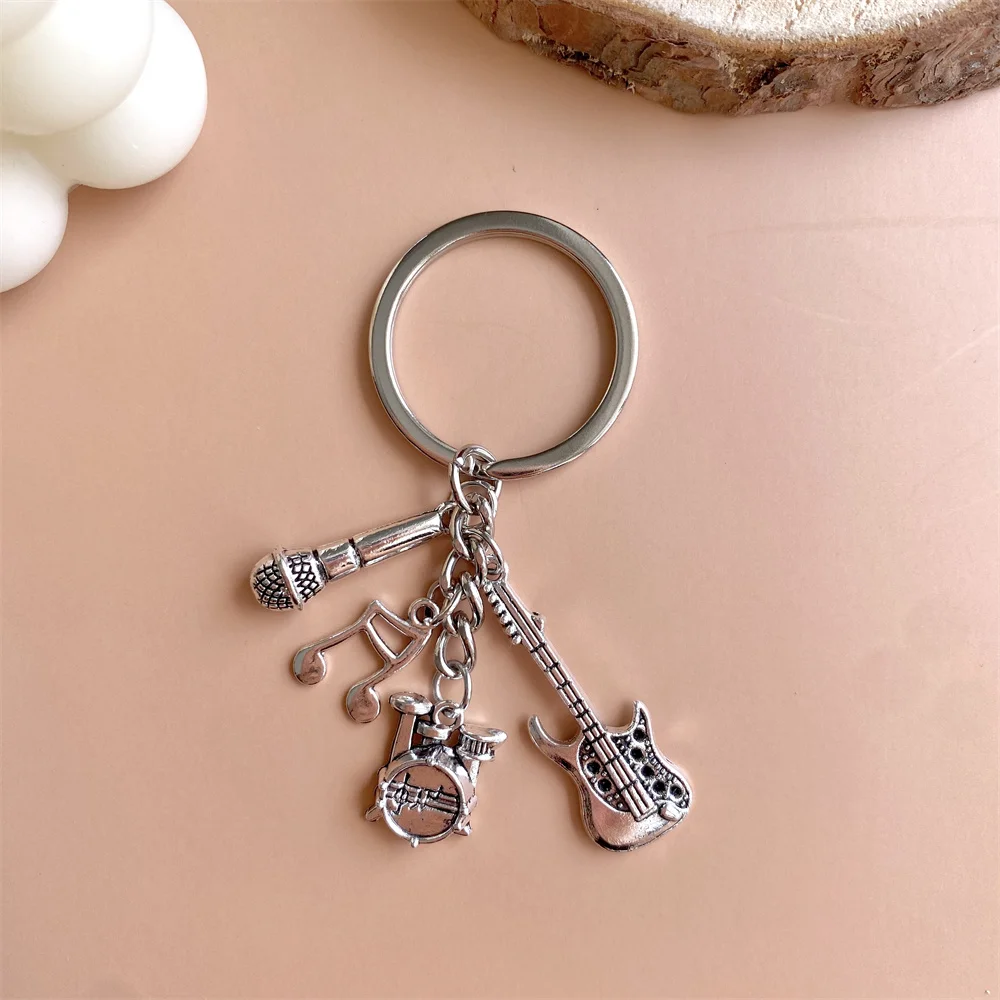 

Music Lover Dand Creativity Pendant Keychain For Bags Fashion Luxury Metal Backpack Keyring Jewelry Accessories Bag Charms Gift