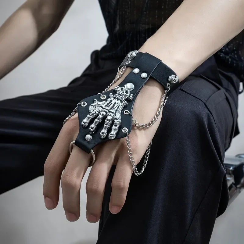 Hip Hop Rock PU Leather Bracelet Men and Women Punk Spikes Rivets Skull Heart Cross Creative Party Bracelet Jewelry Accessories