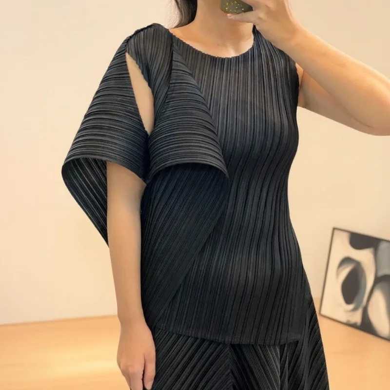 Sleeveless T-shirt 2026 Summer New Irregular Pleated Undershirt Simple Casual Loose Hundred Tops Multiple Wear Women's
