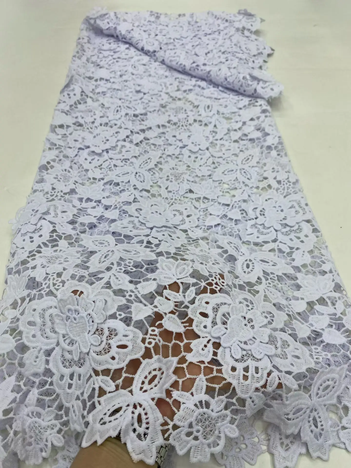 

2026 Высококачественная африканская нигерийская тюлевая кружевная ткань с вышивкой и блестками, французская гипюровая ткань для вечеринок/свадебных платьев, 5 ярдов