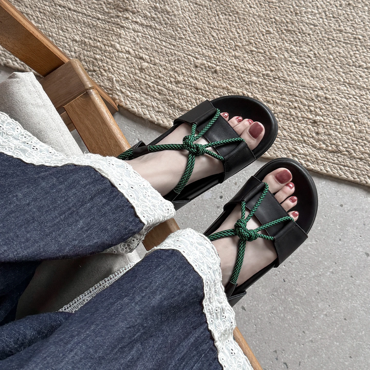 

2025 New Weaving Straps Fashion Leather Sandals Comfort Summer Daily Casual Shoes Woman Flats Heels Sandals Women Shoes