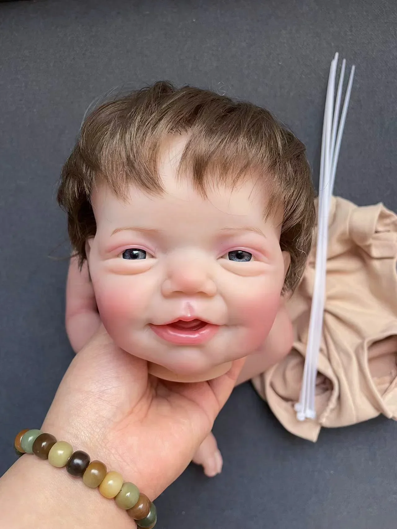 19인치 찰리 리본 인형 키트 손으로 염색한 머리카락 미완성 실물 같은 다층 페인팅 인형 부품 DIY 어린이 장난감