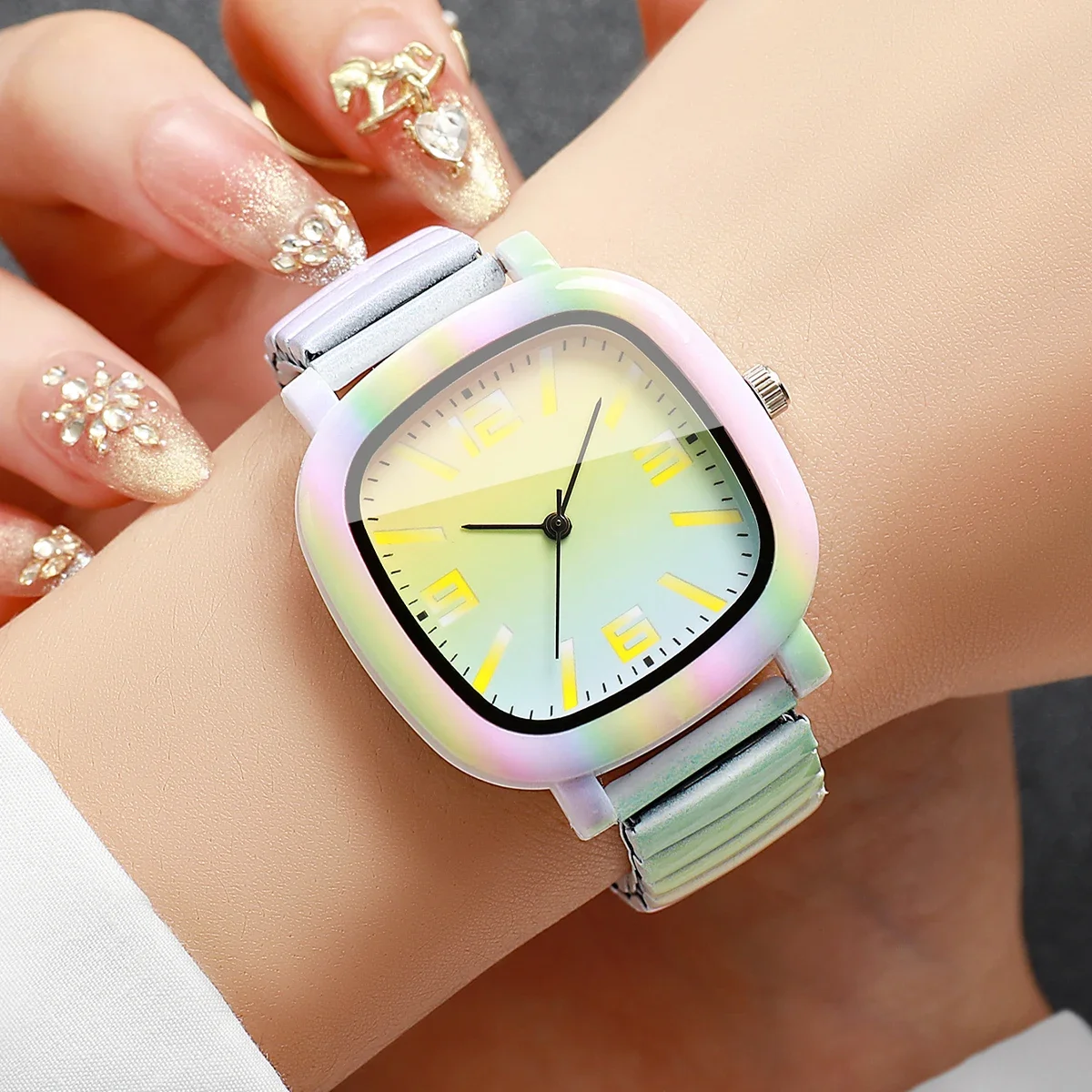 Fashion Rainbow Gradient Women Quartz Watch Colorful Elastic Strap Ladies Wristwatches Relogio Feminino Girls Clock（Without Box）