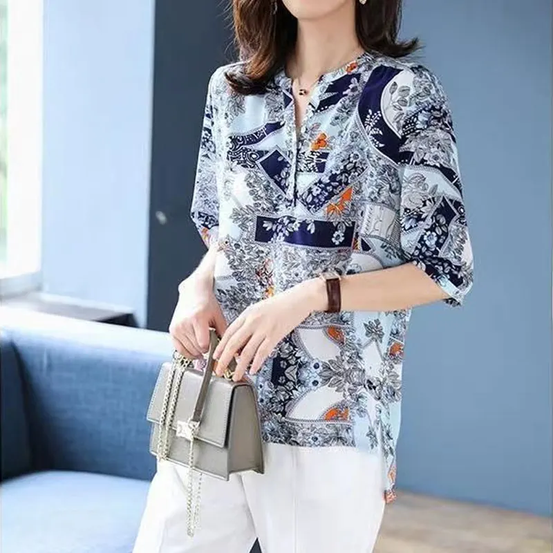 Elegante V-ausschnitt Taste Bluse Mode Gespleißt frauen Kleidung Vintage Gedruckt Sommer Dünne Halbe Hülse Koreanische Beiläufige Lose Hemd