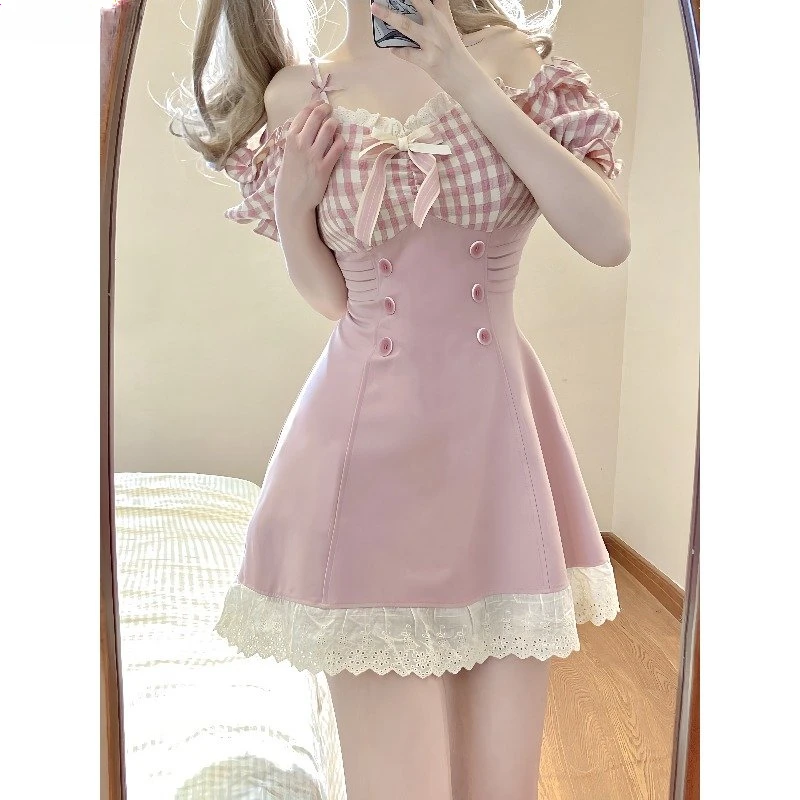 Vestido de princesa con lazo a cuadros de color rosa dulce, Mini vestidos sexis de fiesta con volantes de encaje y cuello oblicuo para mujer, vestido ajustado de estilo japonés Lolita