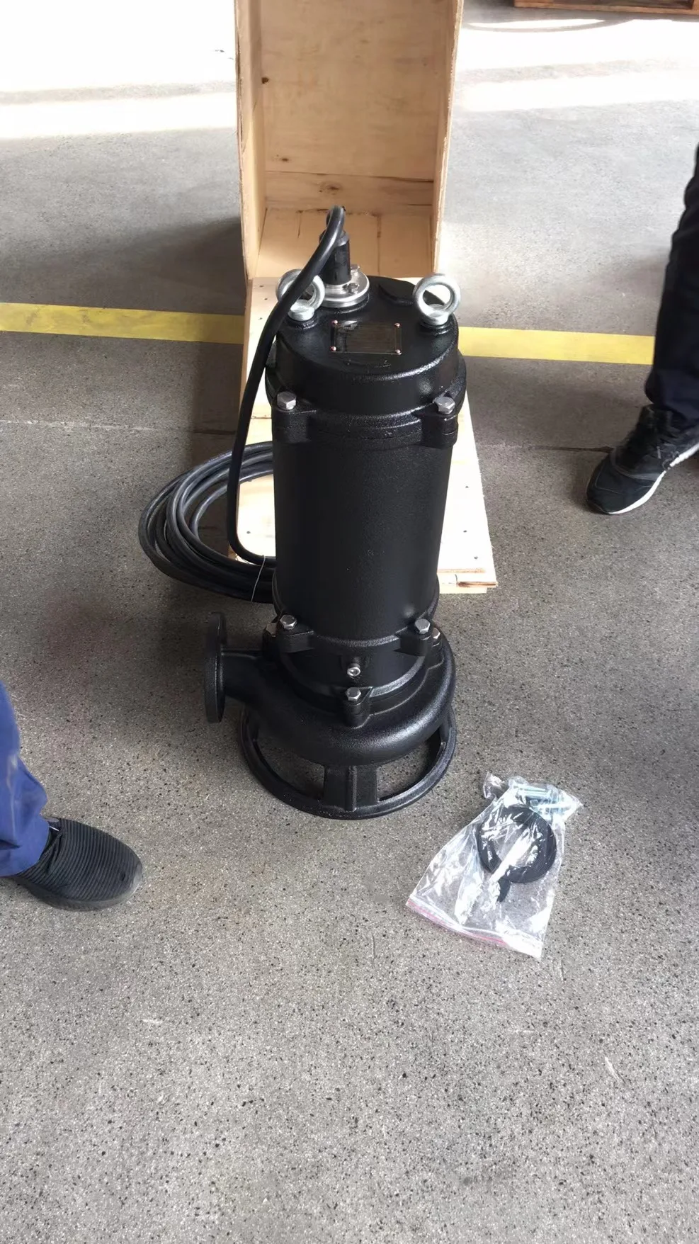 مضخة مياه الصرف الصحي الغاطسة غير القابلة للانسداد، غلاف حديد الزهر ذاتي التحضير، مضخة الحمأة لإزالة الماء بالضغط المنخفض OEM