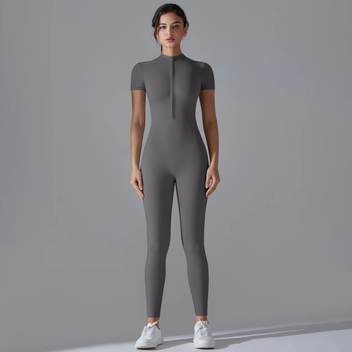 Naakte yoga-jumpsuit met korte mouwen en rits, sneldrogend, ademend, nauwsluitend jumpsuit voor buitensporten, fitnesspak