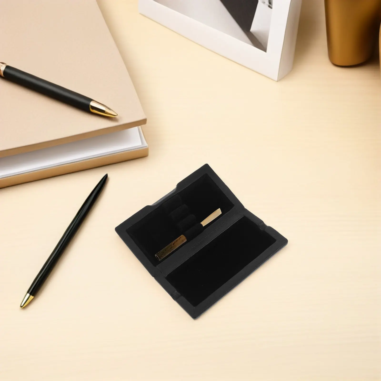 Black Oboe Reed Case Genuine Lambskin Compact Magnetic Closure Protective Reed Box for Professional Musicians Rehearsal