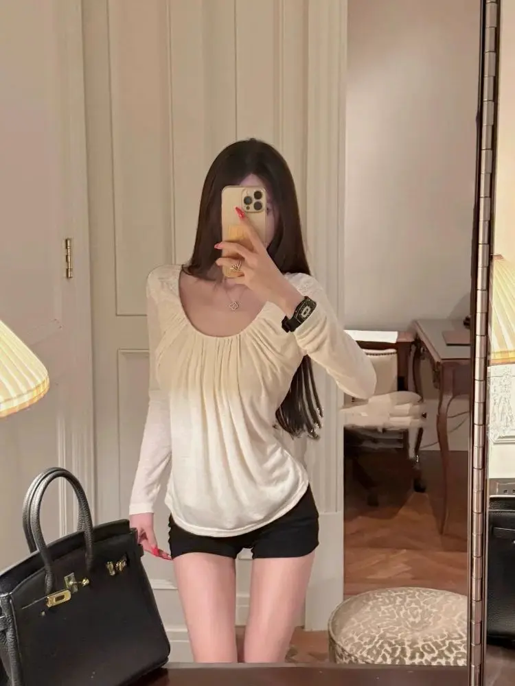 퓨어 Y2K 스타일 긴팔 티셔츠 여성 가을 분위기 있는 시크 디자인 라운드넥 탑 심플하고 다재다능한 여성 의류