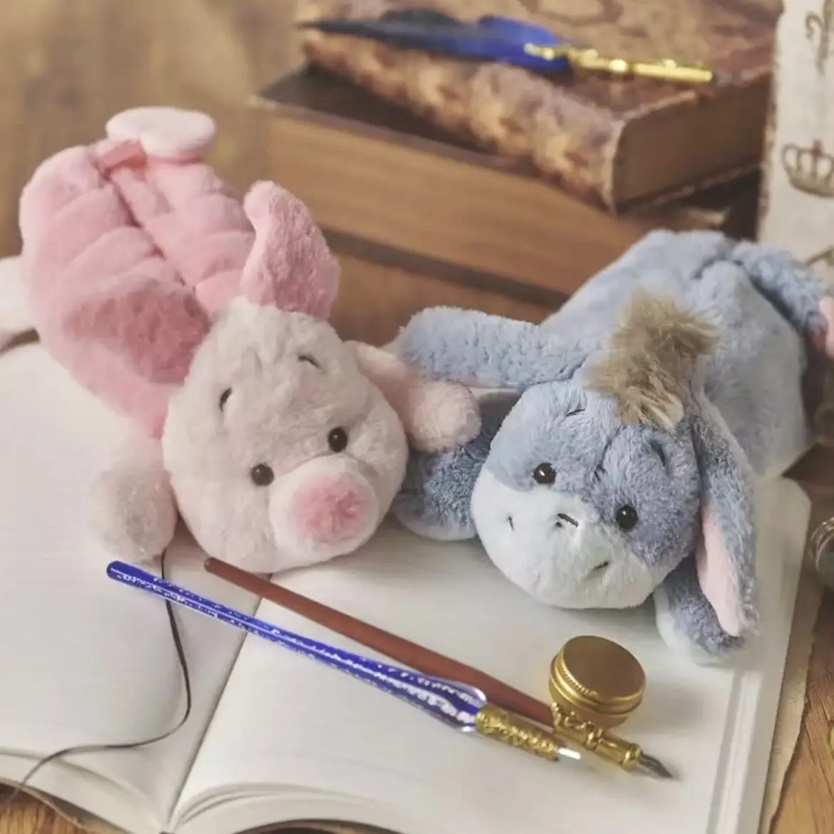 ديزني خنزير صغير أفخم حقيبة أقلام رصاص Kawaii Eeyore أفخم دمية حقيبة أقلام رصاص طالب الكرتون الحلي دراسة القرطاسية أفخم حقيبة أقلام رصاص #1