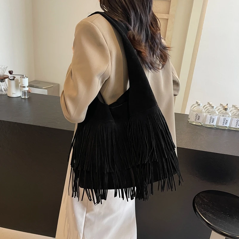 New Retro Matte Tassels Lady Bag High-capacity Personality Soft Fabric Sewing Thread Good-looking The Single Shoulder Bag