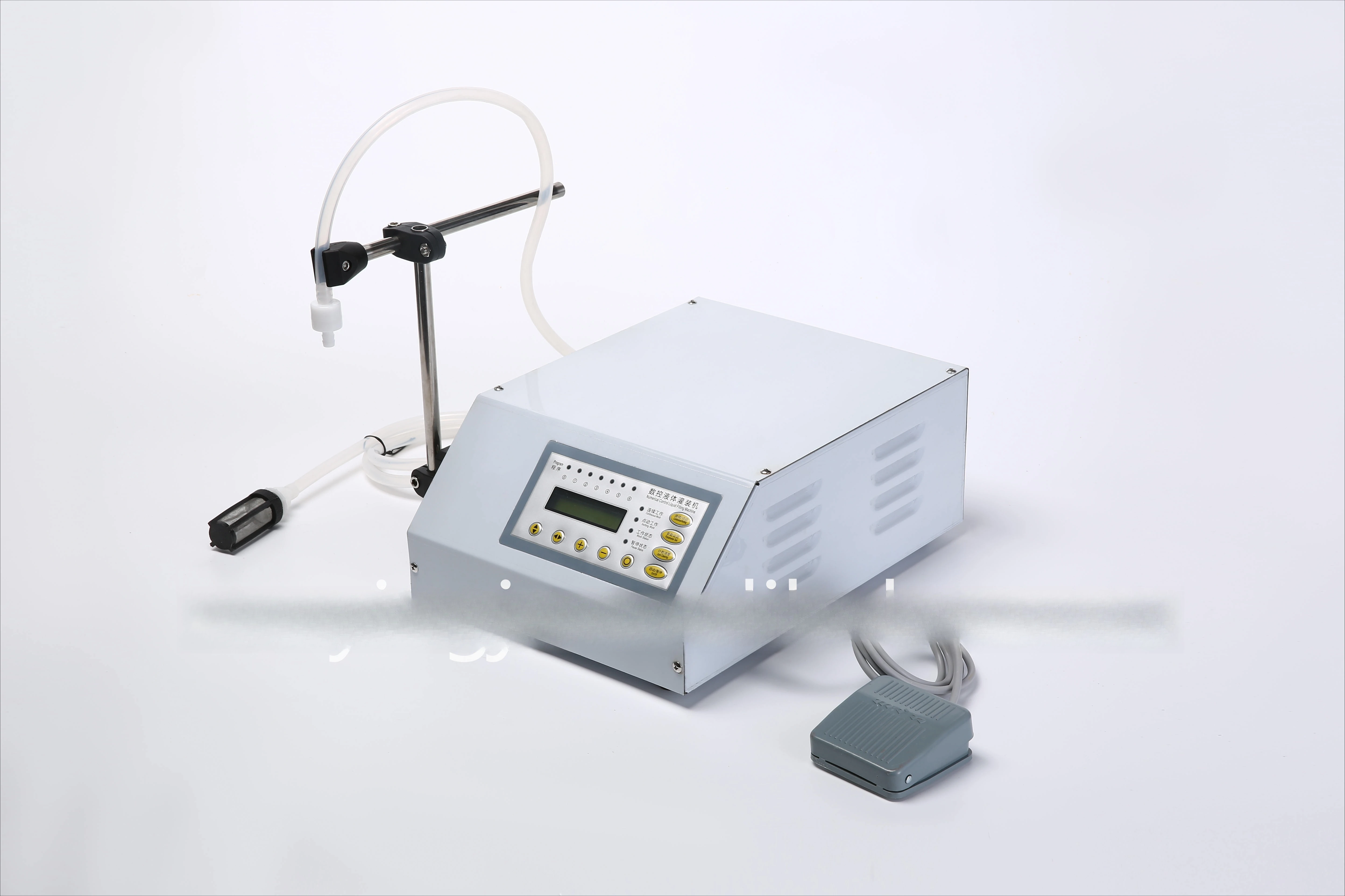 GFK-160 Semi-Automatic High Precision Digital Control Liquid Beverage Oil Milk Water Bottle Filling Machine
