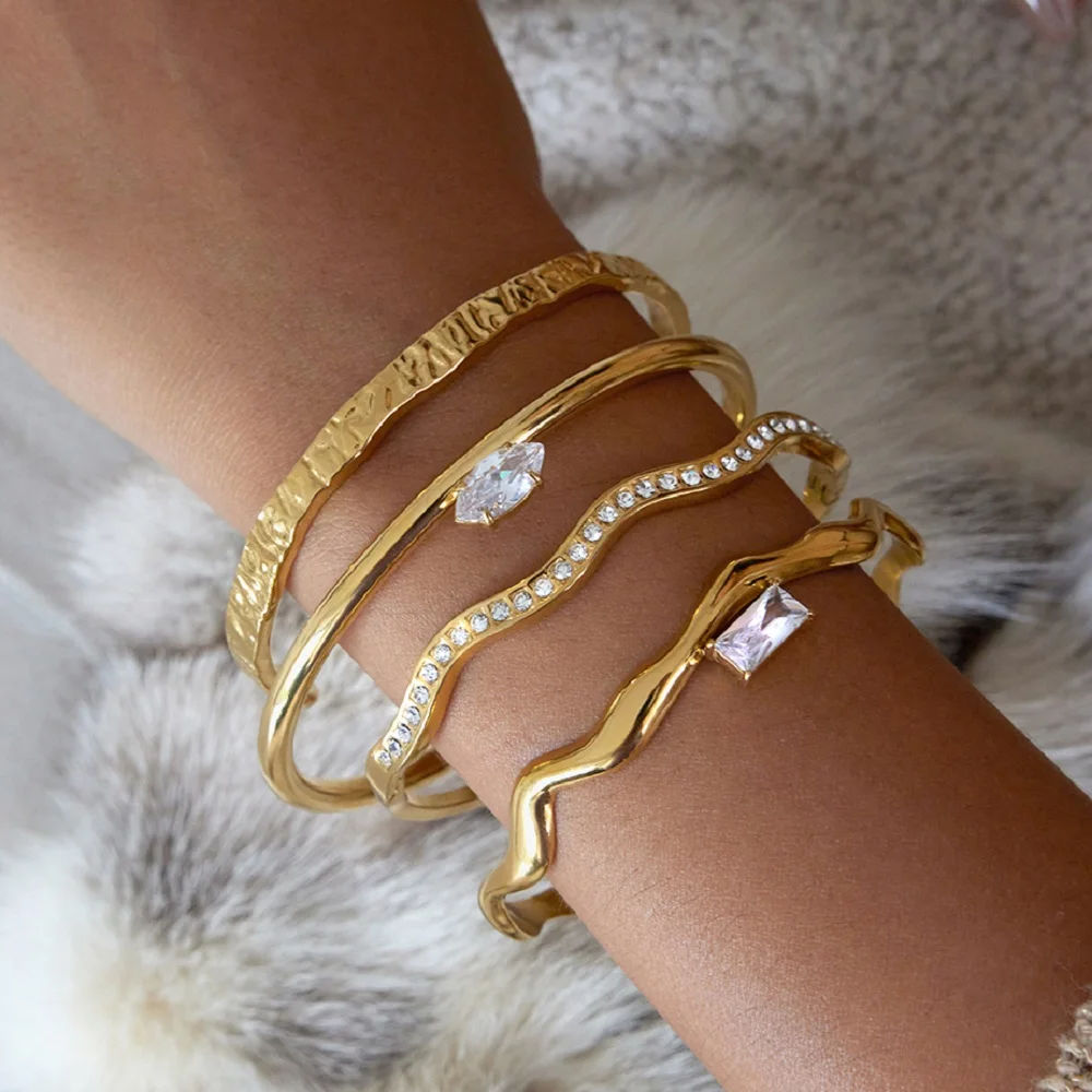 

AIKOER Minimalist 18k Gold Color Plated Stainless Steel Horse Eye White Zircon Bracelet Stackable Hammerhead Bracelet Women's Je