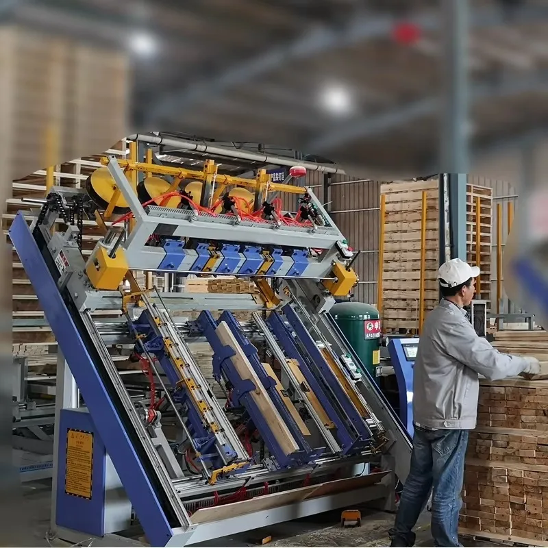 ماكينة تصنيع البليت الخشبية تلقائيًا، تجميع البليت الخشبي بواسطة الذراع