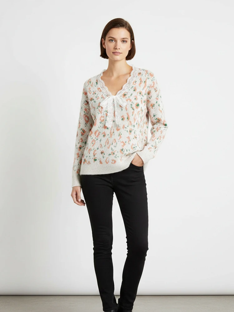 Sweter damski z dzianiny w panterkę, elegancki, z koronkowym dekoltem w serek, długie rękawy, luźny krój, na co dzień, do pracy, na jesień 2025.